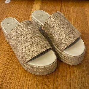 URBAN OUTFITTERS PLATFORM SANDALS